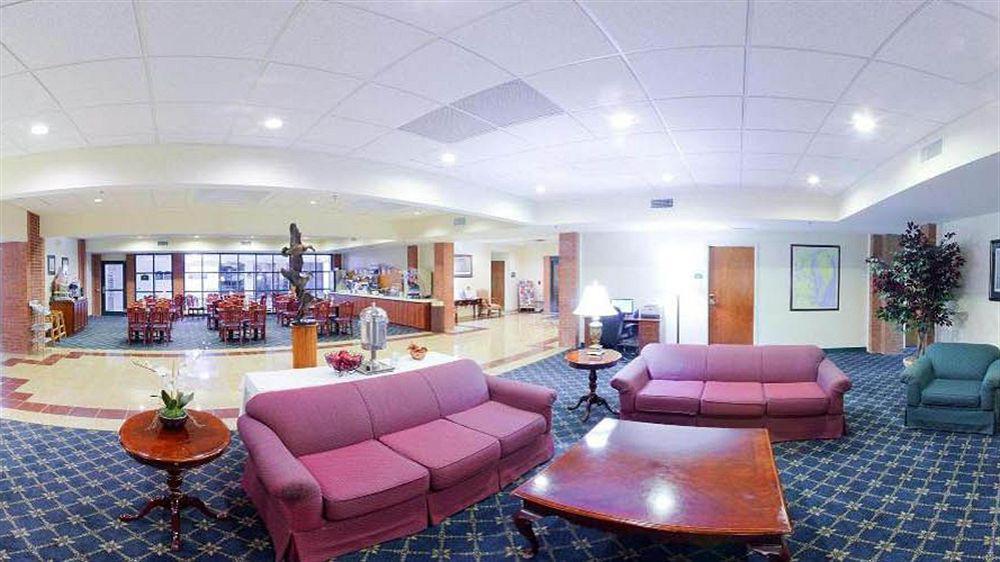 Holiday Inn Express Cambridge By Ihg Exterior photo