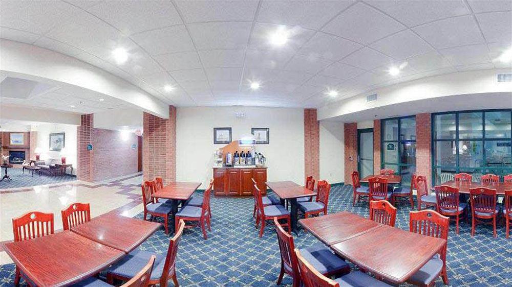 Holiday Inn Express Cambridge By Ihg Exterior photo