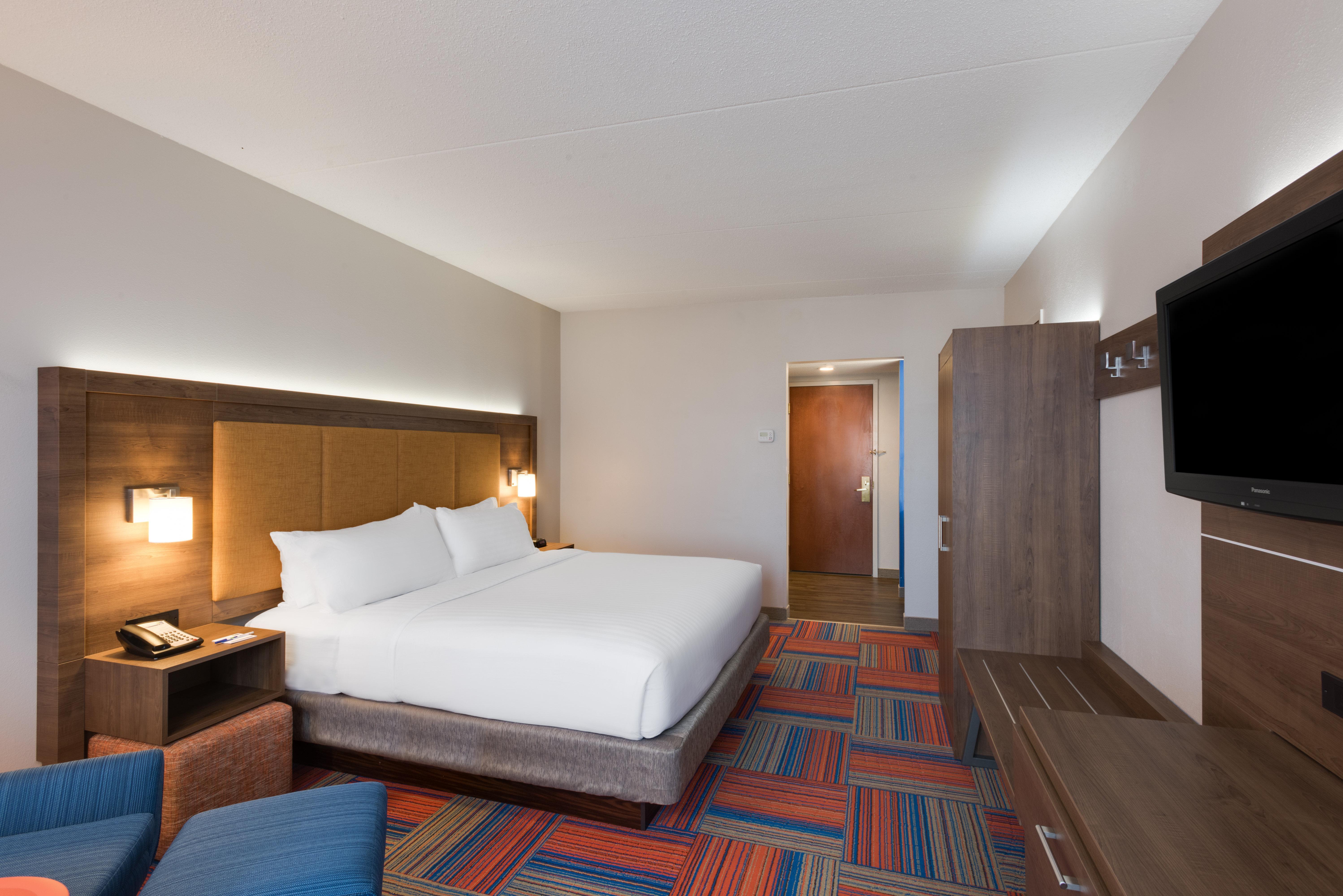 Holiday Inn Express Cambridge By Ihg Exterior photo