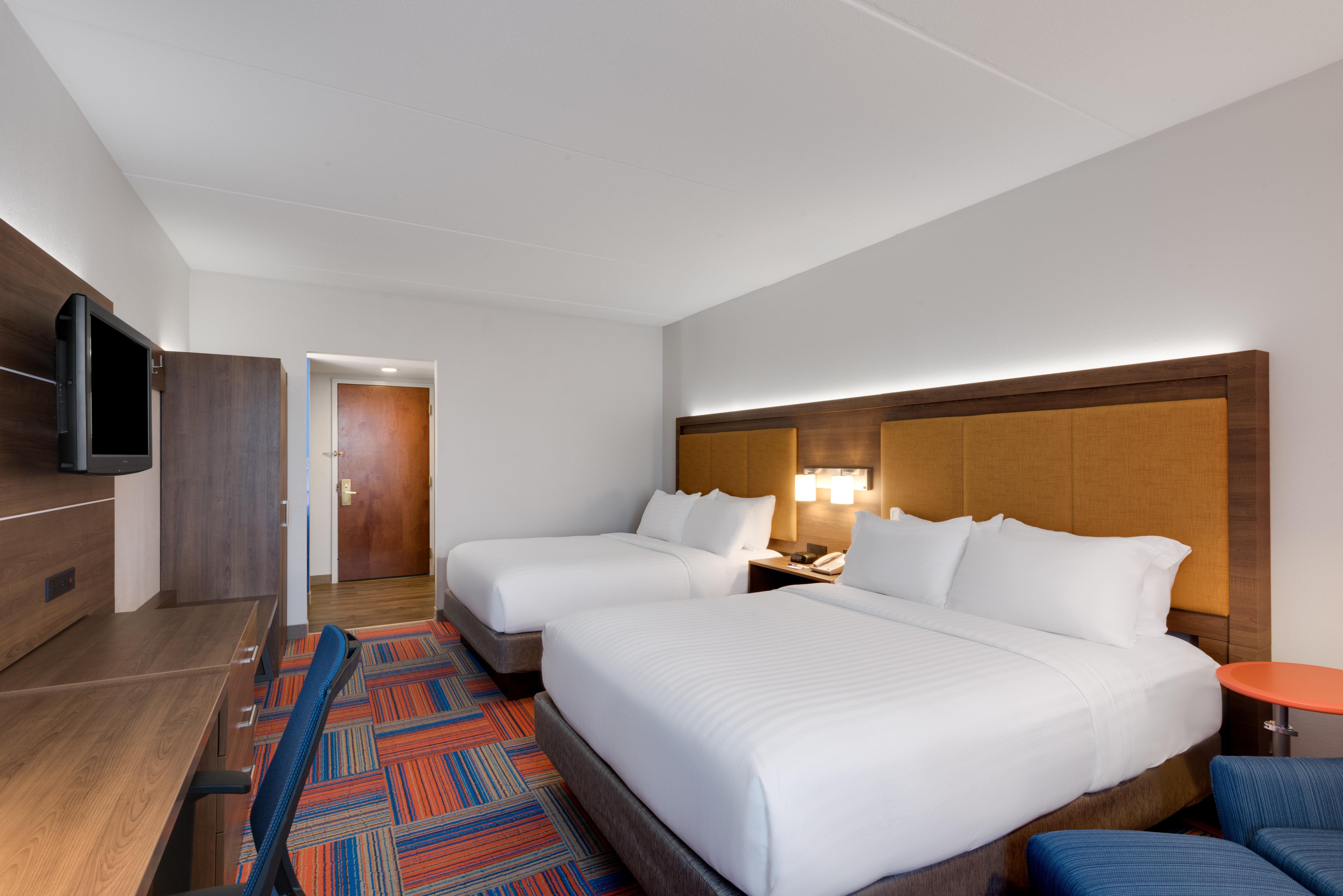 Holiday Inn Express Cambridge By Ihg Exterior photo