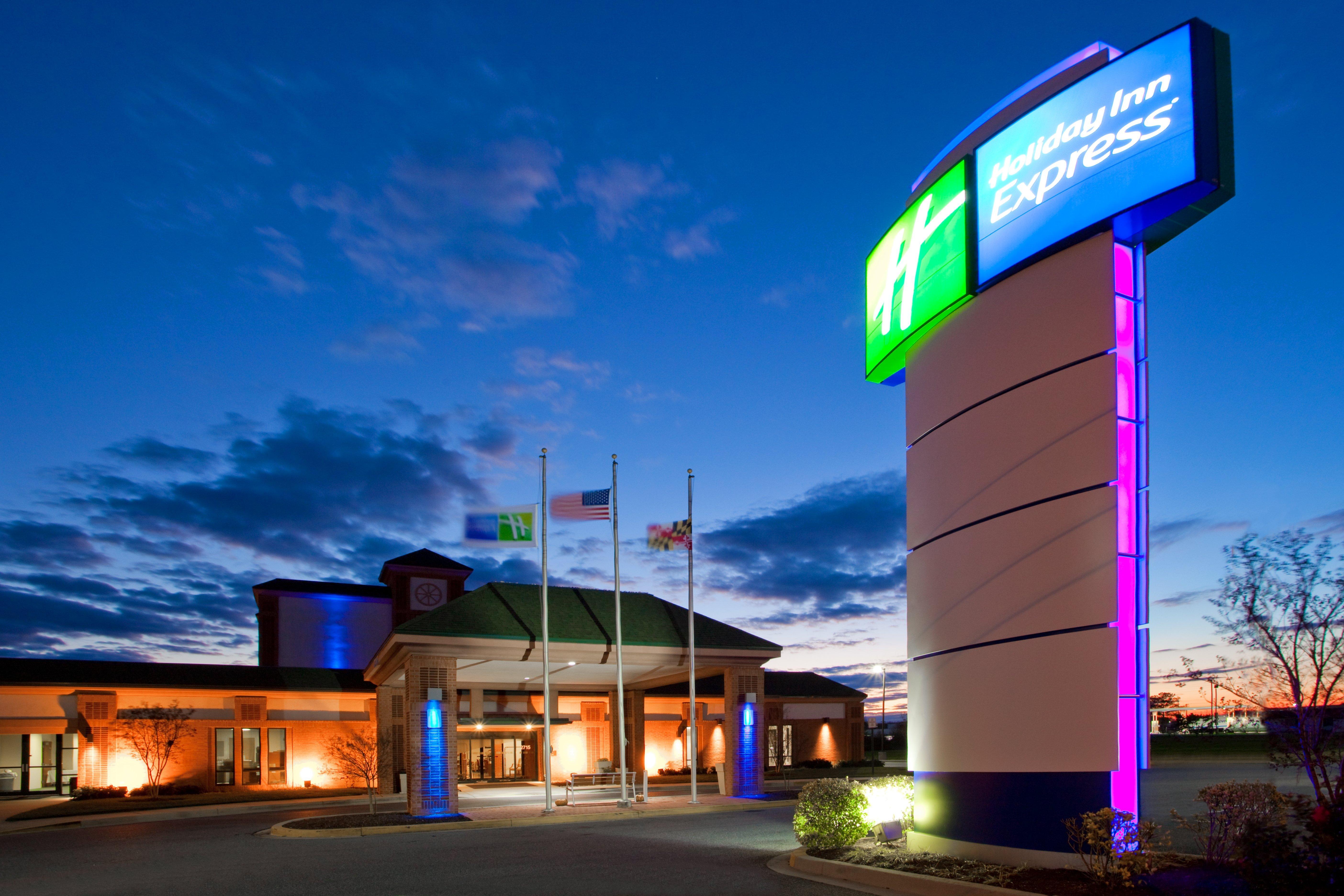 Holiday Inn Express Cambridge By Ihg Exterior photo